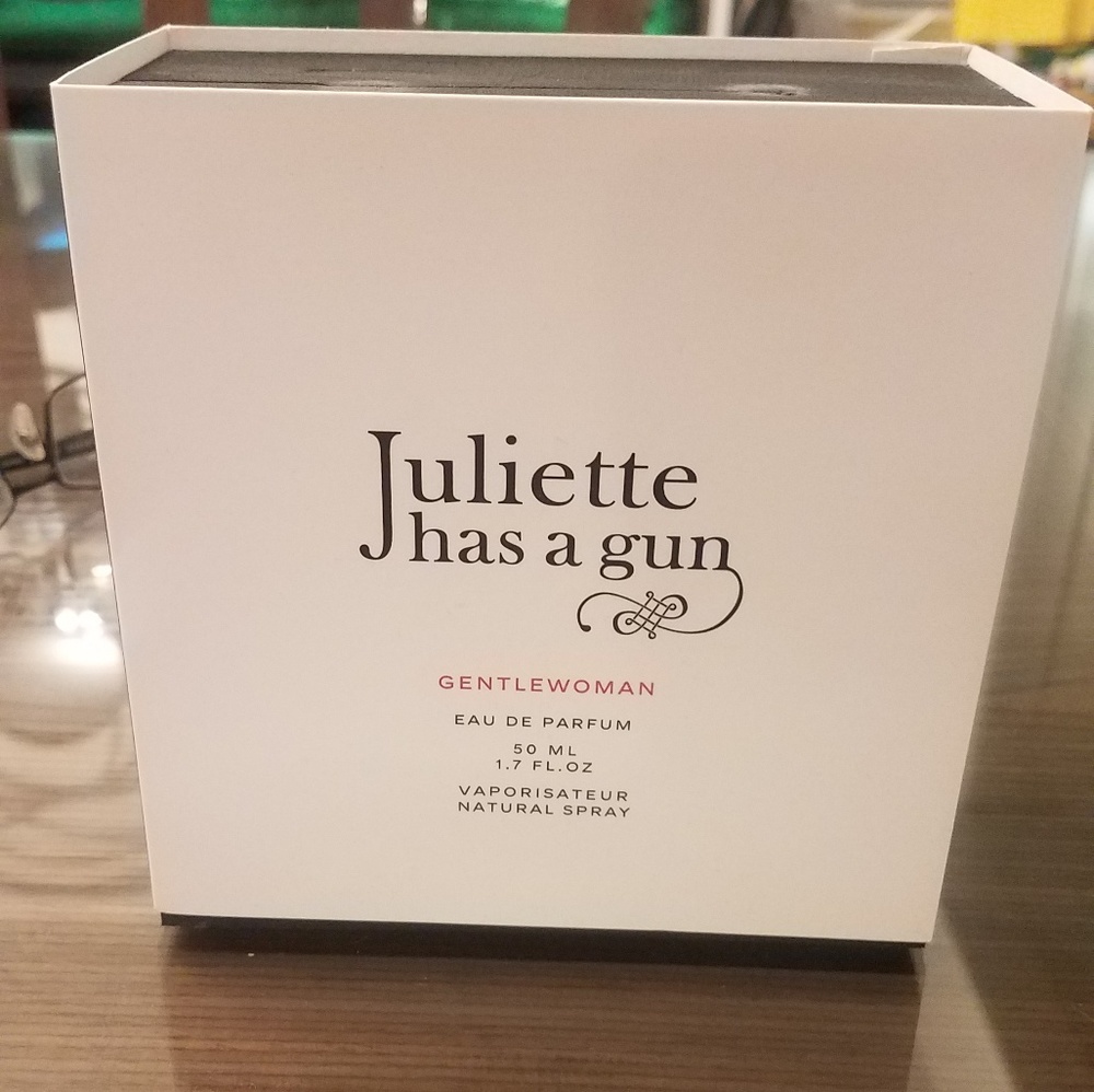Juliette has a gun Gentlewoman